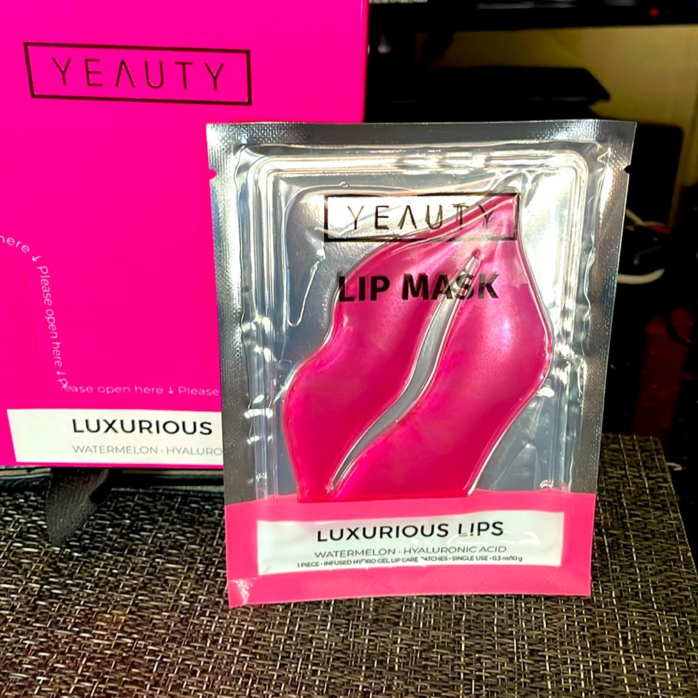 BOX Of 25 Luxurious 👄